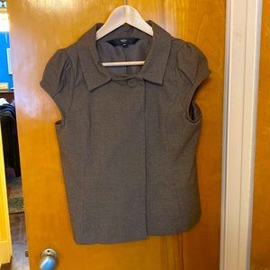 Vintage style cropped blazer with cap sleeves and top button